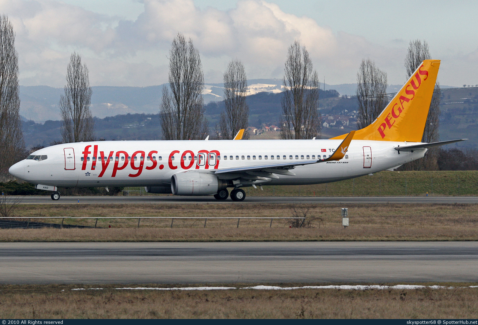 Photo of TC-AAO - Boeing 737-86N operated by Pegasus Airlines