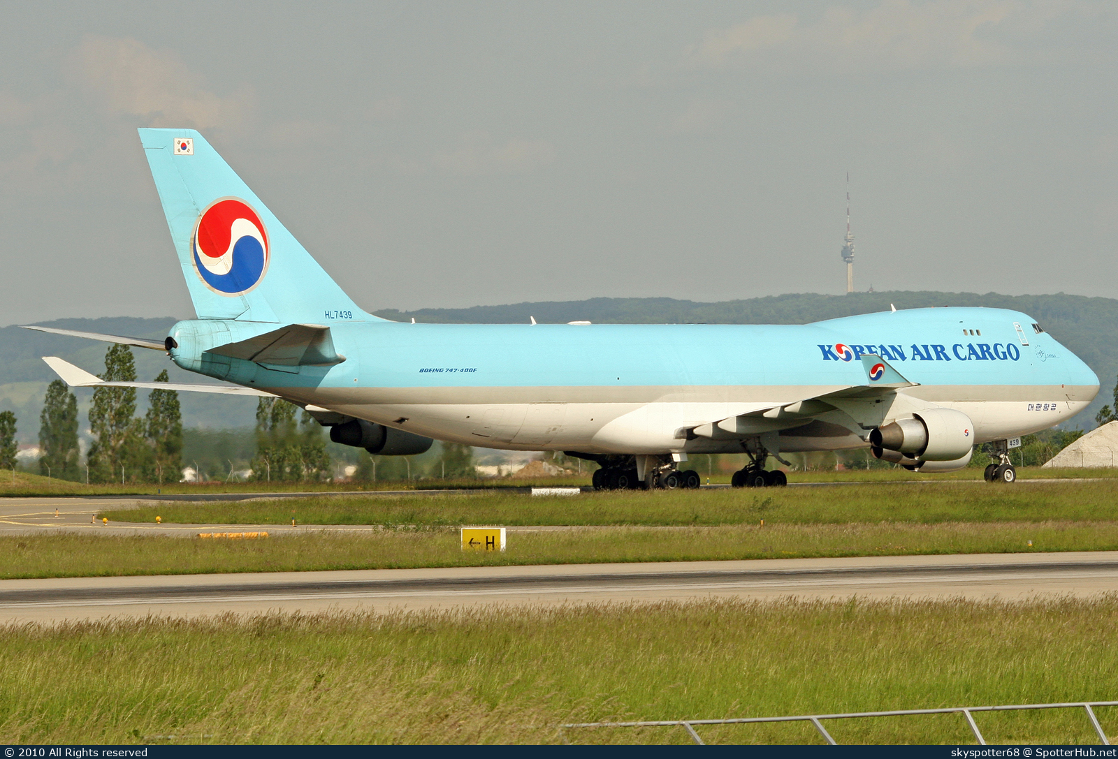 Photo of HL7439 - Boeing 747-4B5F(ER) operated by Korean Air Cargo