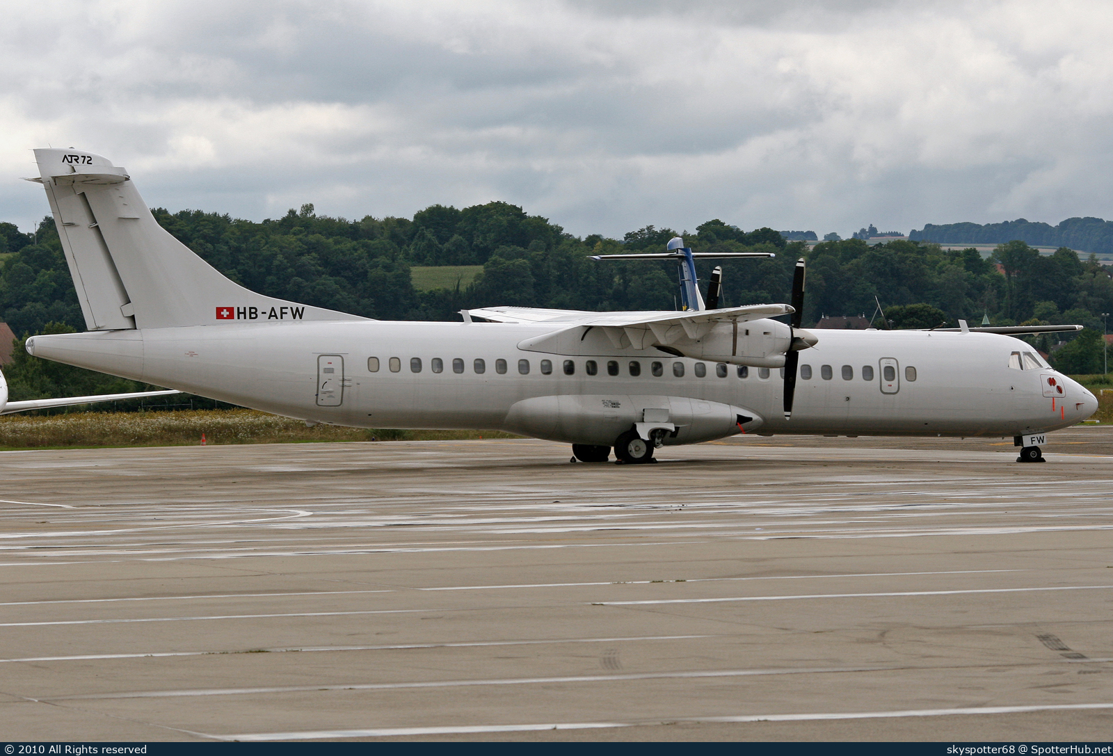 Photo of HB-AFW - ATR 72-202(F) operated by Farnair Europe