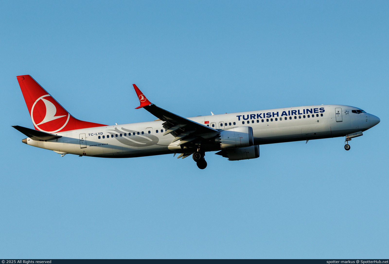 Photo of TC-LYD - Boeing 737 MAX 9 operated by Turkish Airlines