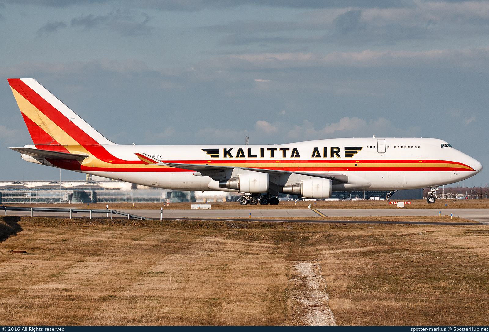 Photo of N744CK - Boeing 747-446(BCF) operated by Kalitta Air