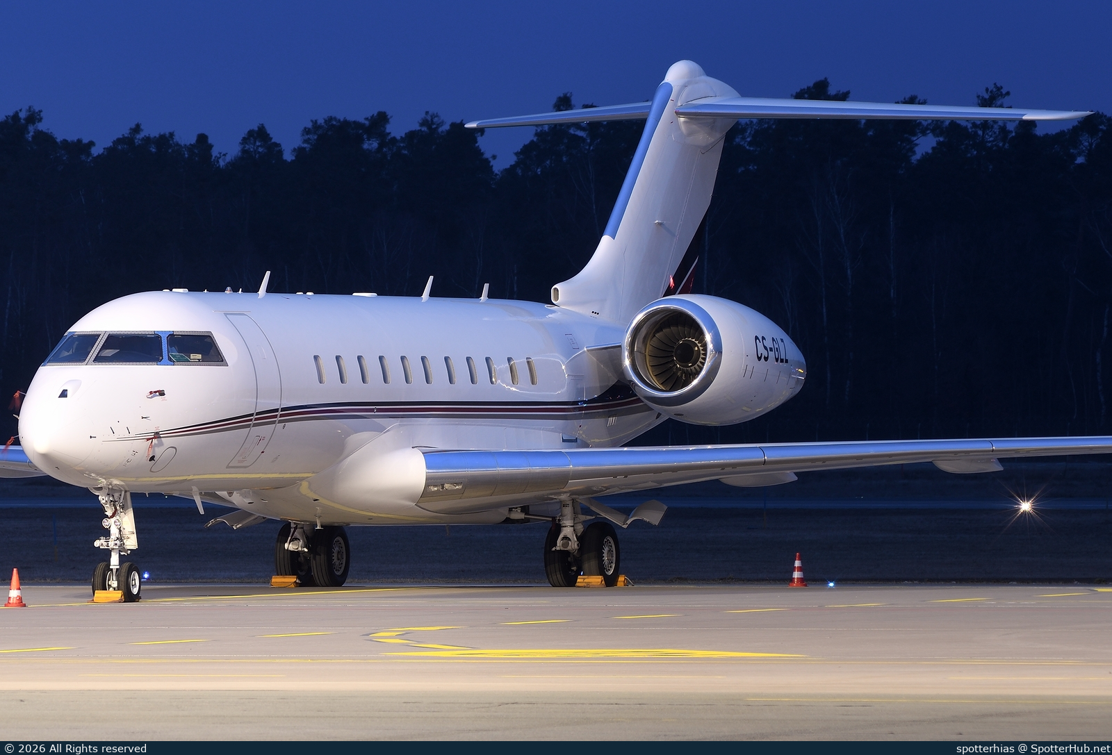 Photo of CS-GLZ - Bombardier Global 5000 operated by NetJets Europe