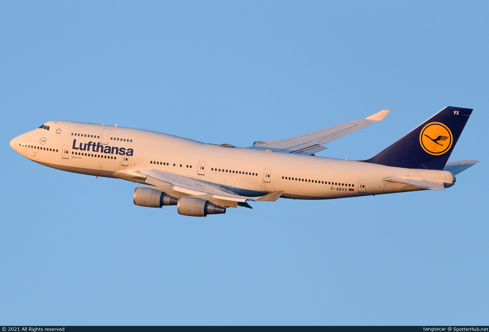 Photo of D-ABVX - Boeing 747-430 operated by Lufthansa
