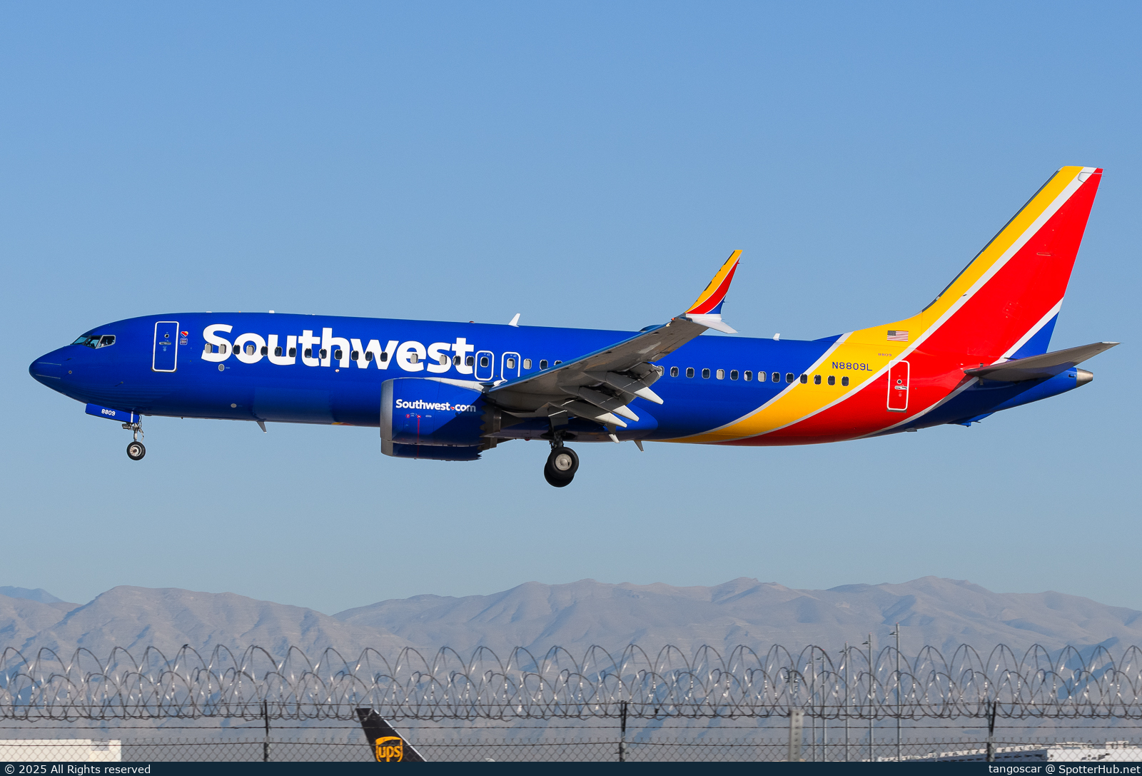 Photo of N8809L - Boeing 737 MAX 8 operated by Southwest Airlines