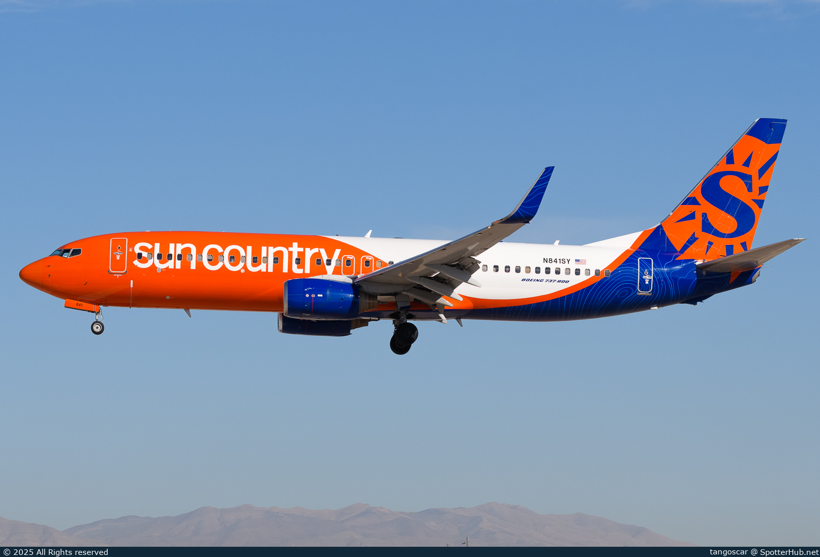 Photo of N841SY - Boeing 737-8JP operated by Sun Country Airlines