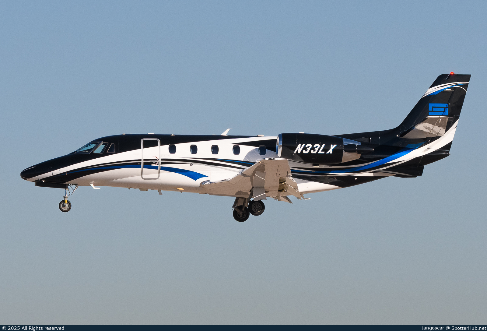 Photo of N33LX - Cessna 560XL Citation XLS+ operated by Lexicon Inc.