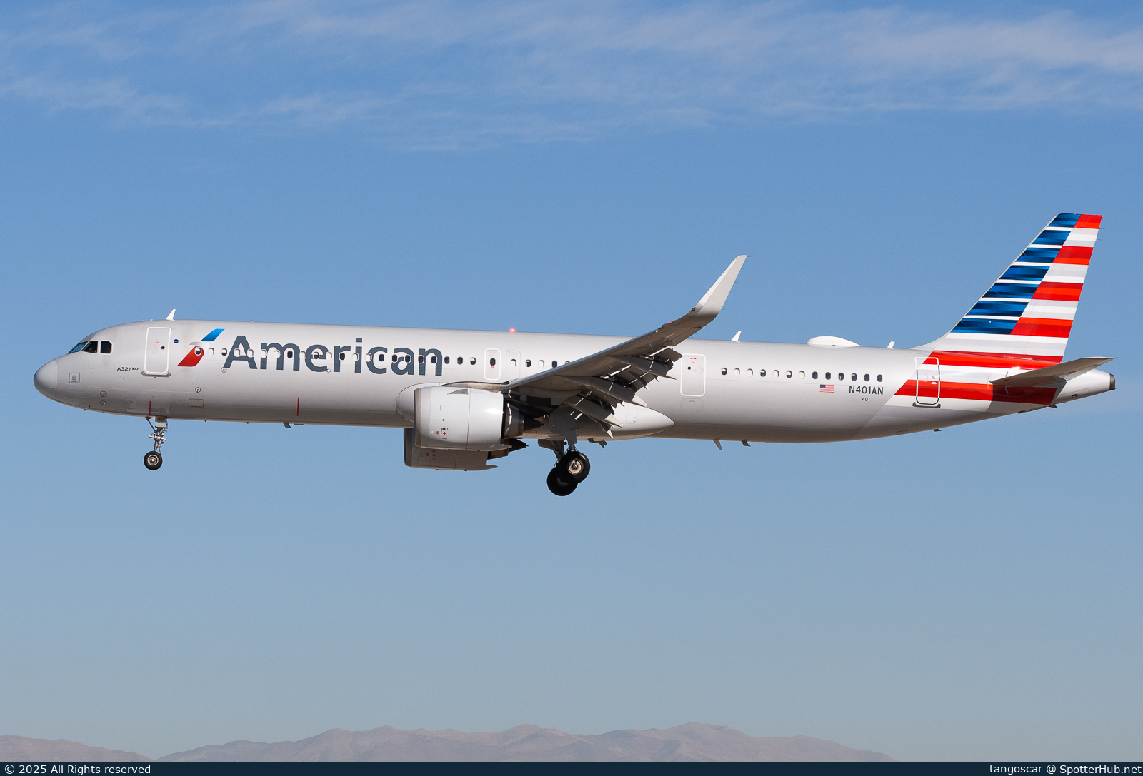 Photo of N401AN - Airbus A321-253NX operated by American Airlines