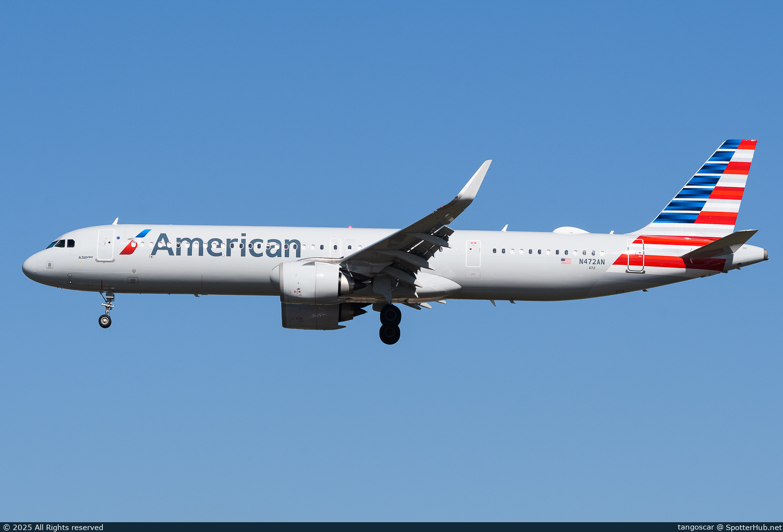 Photo of N472AN - Airbus A321-253NX operated by American Airlines