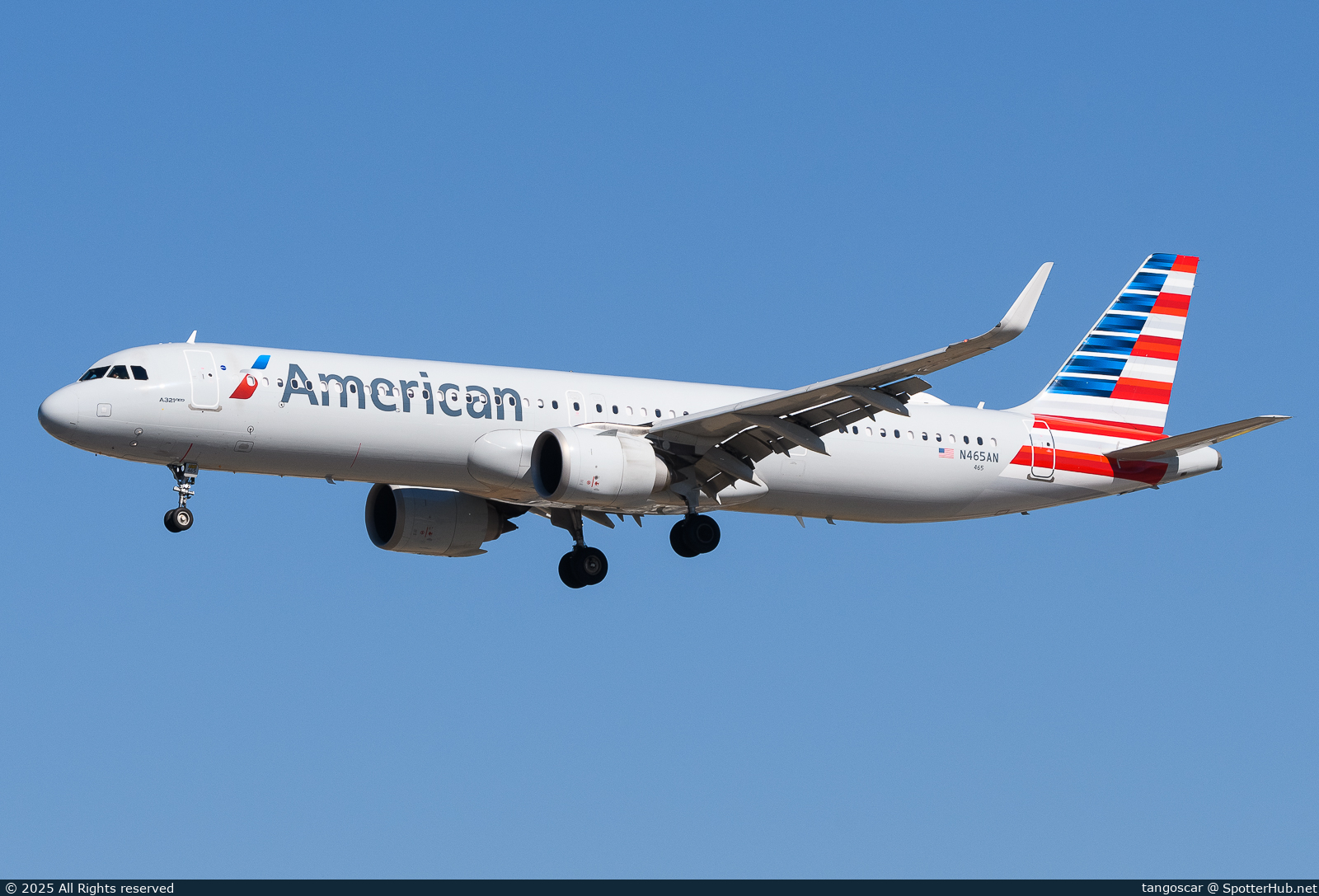 Photo of N465AN - Airbus A321-253NX operated by American Airlines