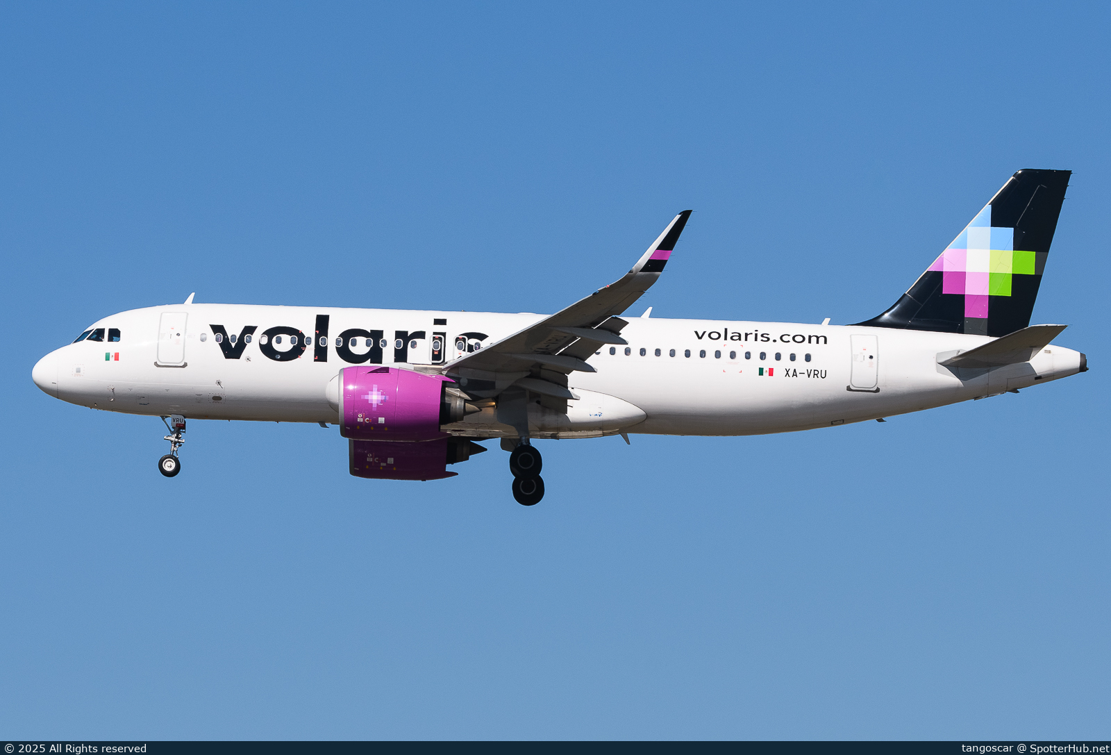 Photo of XA-VRU - Airbus A320-271N operated by Volaris