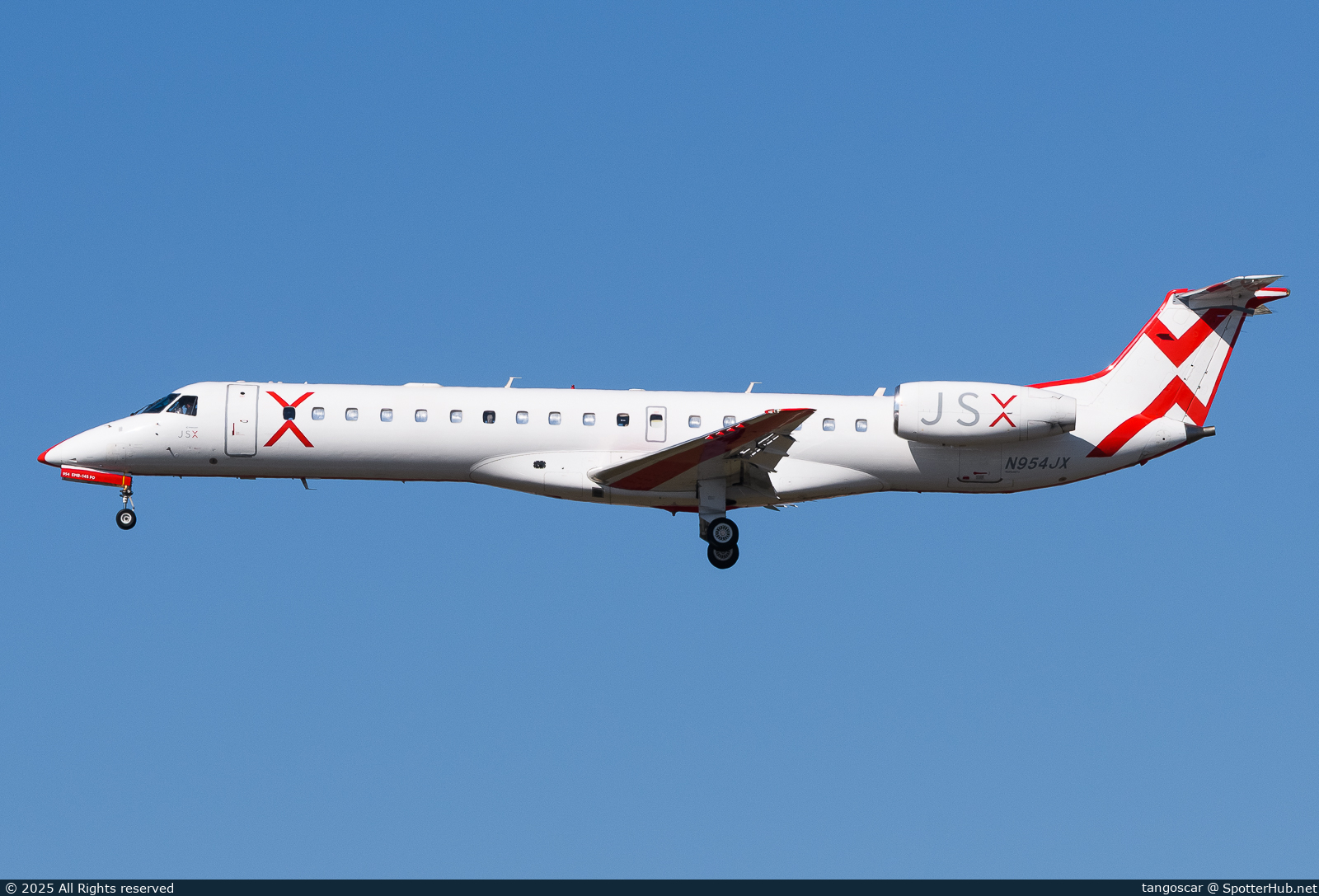 Photo of N954JX - Embraer ERJ-145LR operated by JetSuiteX