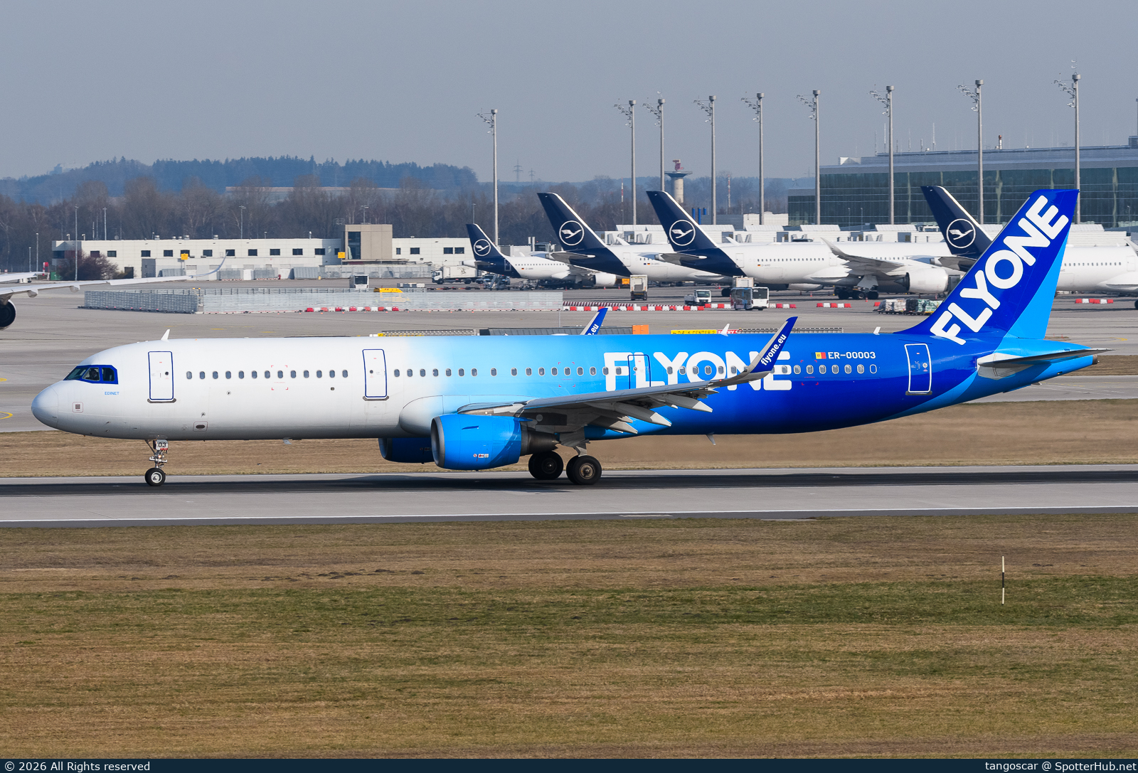 Photo of ER-00003 - Airbus A321-211 operated by FlyOne