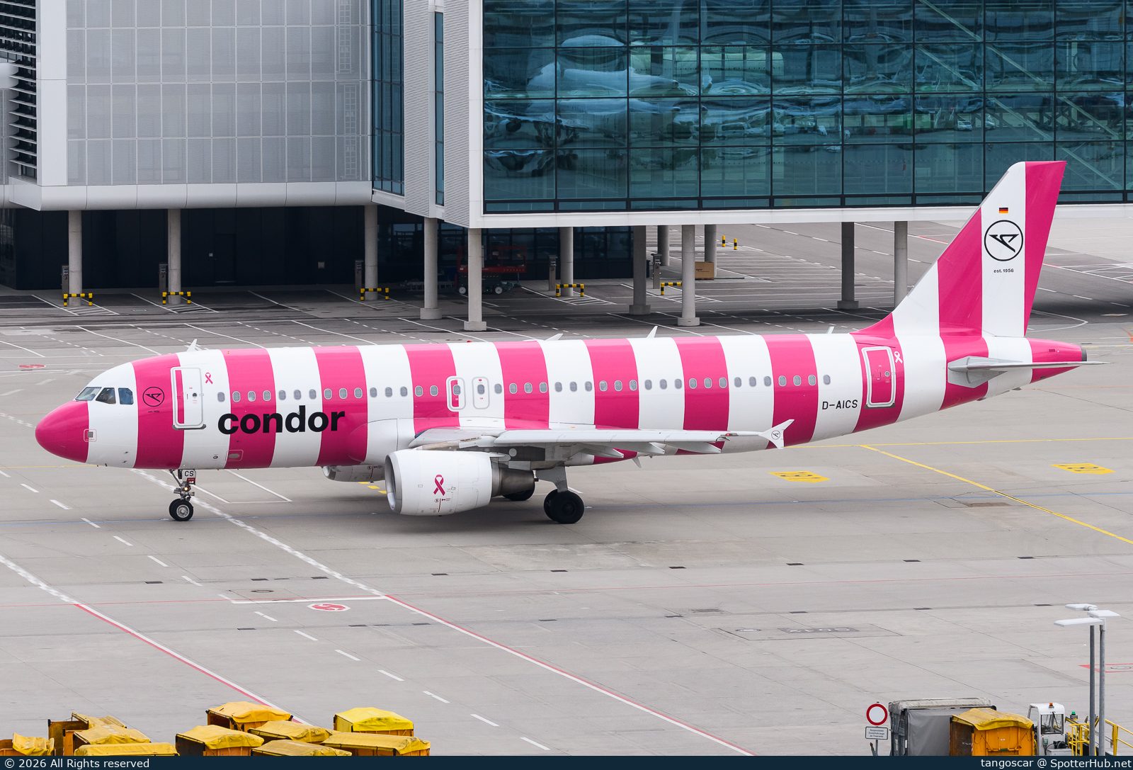 Photo of D-AICS - Airbus A320-214 operated by Condor