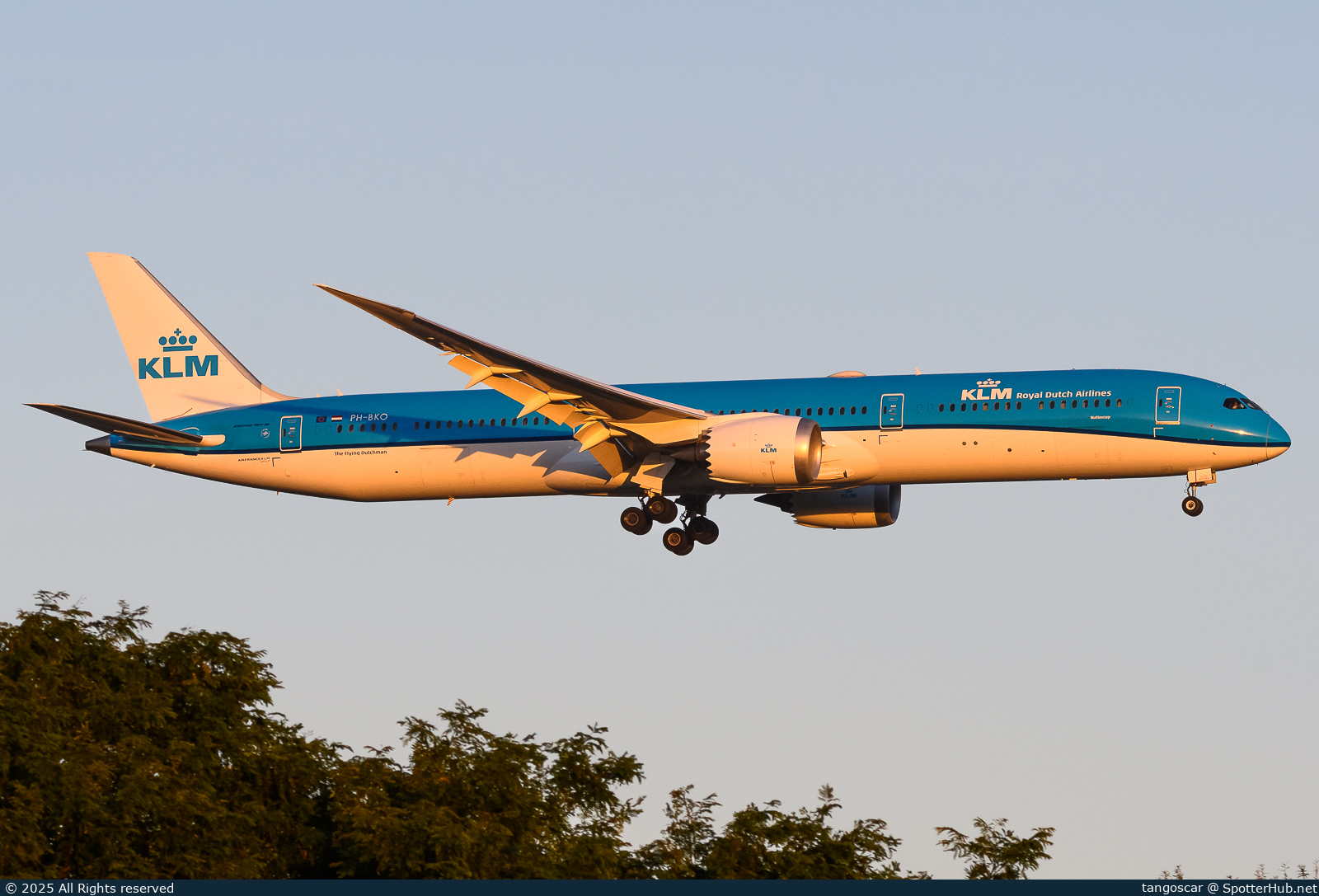 Photo of PH-BKO - Boeing 787-10 Dreamliner operated by KLM Royal Dutch Airlines