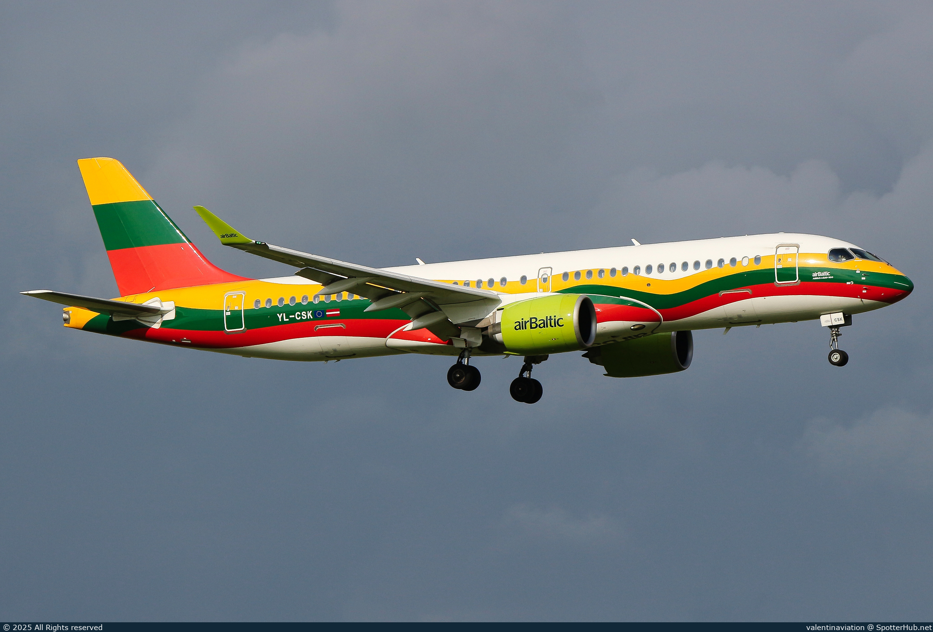 Photo of YL-CSK - Airbus A220-371 operated by airBaltic