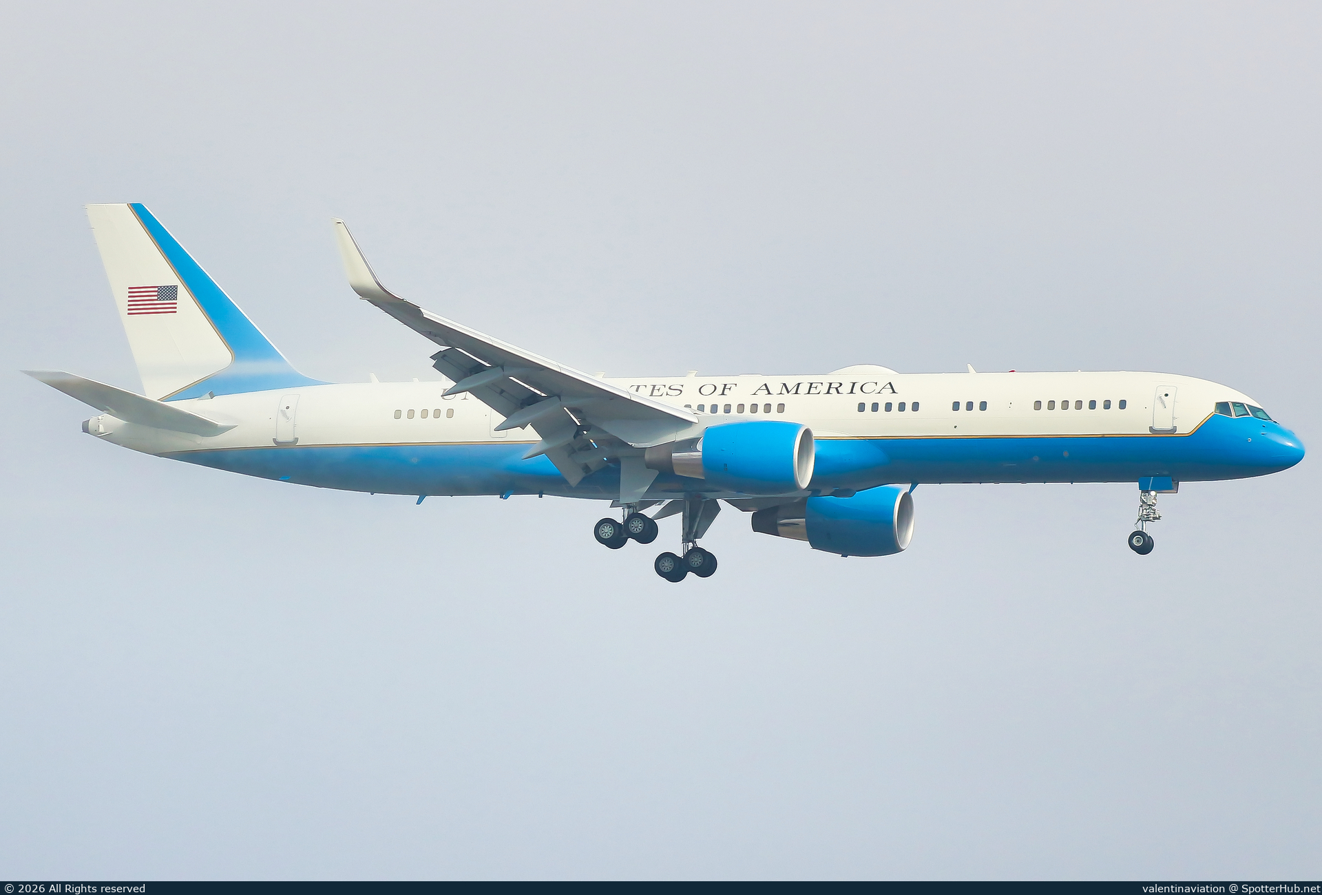 Photo of 09-0015 - Boeing C-32A operated by US Air Force