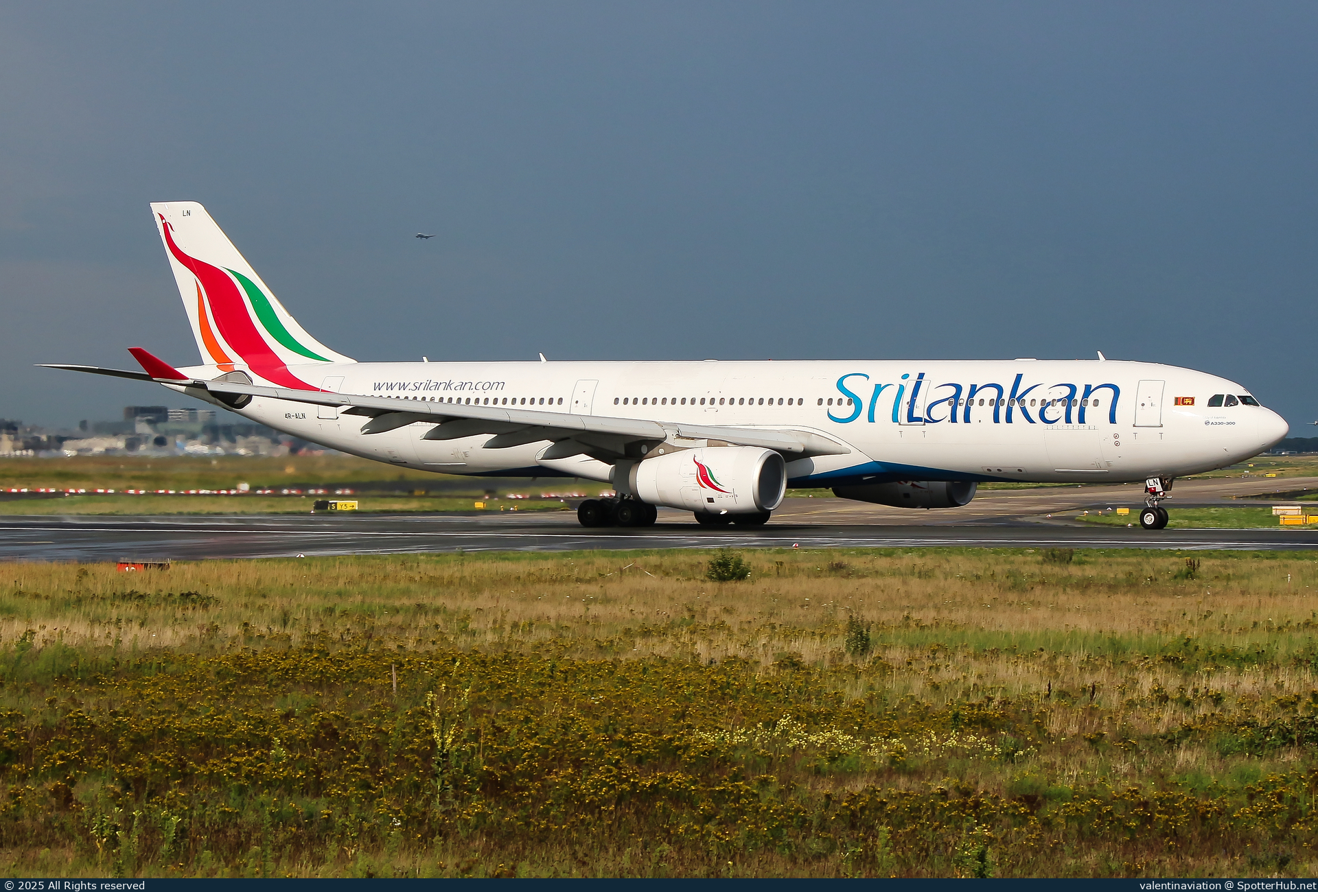 Photo of 4R-ALN - Airbus A330-343 operated by SriLankan Airlines