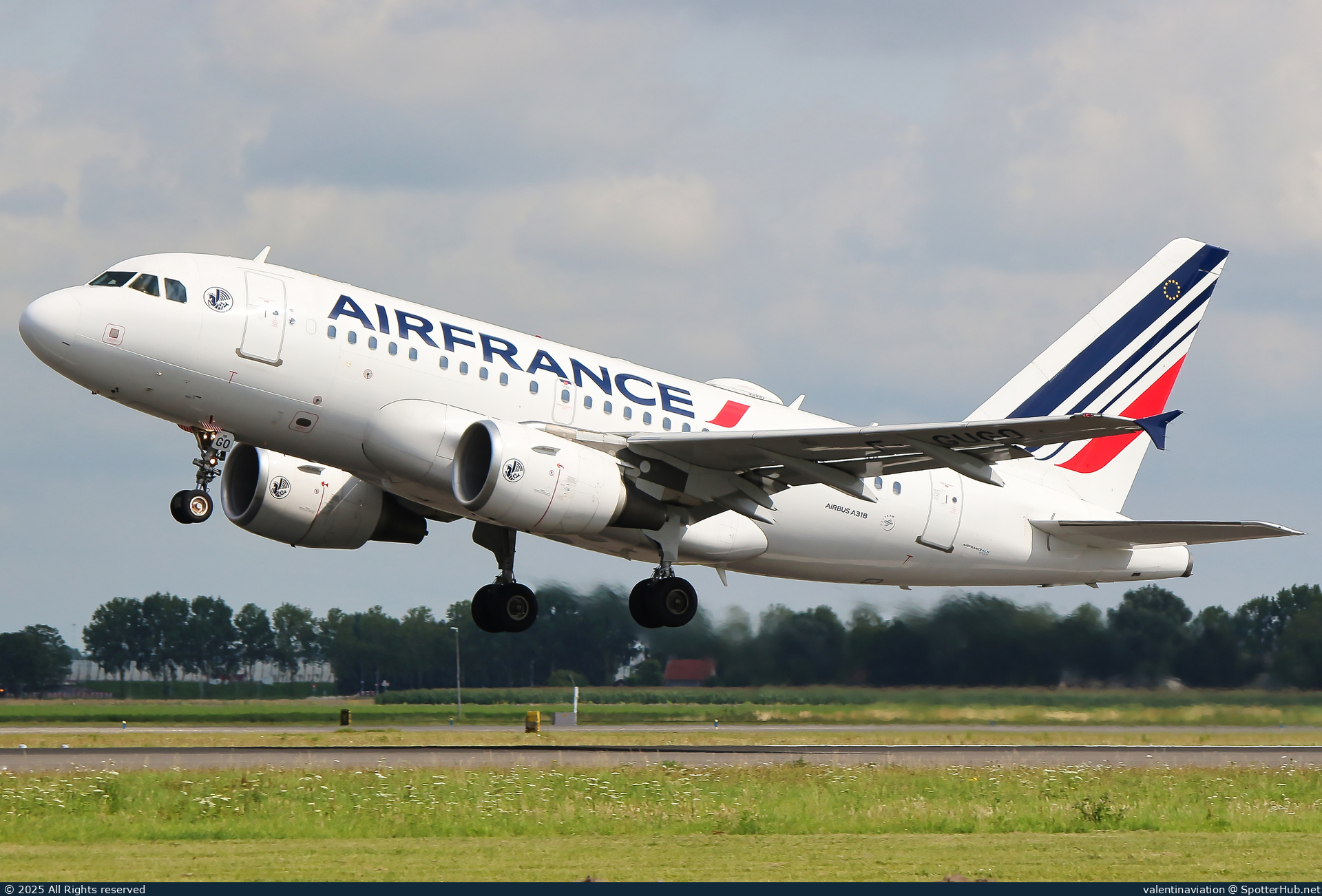 Photo of F-GUGO - Airbus A318-111 operated by Air France