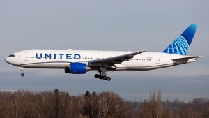 Photo of N798UA - Boeing 777-222(ER) operated by United Airlines