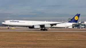 Photo of D-AIHU - Airbus A340-642 operated by Lufthansa