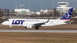 Photo of SP-LIR - Embraer ERJ-175STD operated by LOT Polish Airlines