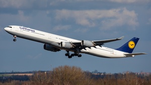 Photo of D-AIHV - Airbus A340-642 operated by Lufthansa