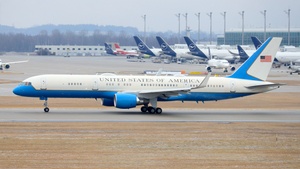 Photo of 99-0004 - Boeing C-32A operated by US Air Force