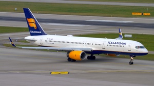 Photo of TF-ISJ - Boeing 757-256 operated by Icelandair