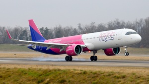 Photo of HA-LDM - Airbus A321-271NX operated by Wizz Air