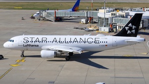Photo of D-AIZH - Airbus A320-214 operated by Lufthansa