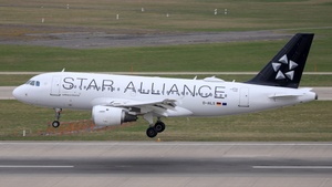 Photo of D-AILS - Airbus A319-114 operated by Lufthansa CityLine