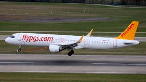 Photo of TC-RFR - Airbus A321-251NX operated by Pegasus Airlines