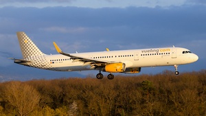 Photo with serial 7105 - Airbus A321-231