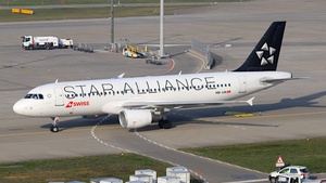 Photo of HB-IJN - Airbus A320-214 operated by Swiss International Air Lines