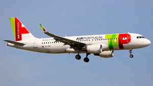 CS-TNV - Airbus A320-214