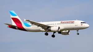 Photo of D-ABHF - Airbus A320-214 operated by Eurowings