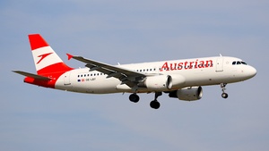 OE-LBT - Airbus A320-214