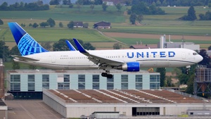 Photo of N651UA - Boeing 767-322(ER) operated by United Airlines
