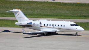 Photo of OE-LUA - Bombardier Challenger 650 operated by Premium Jet