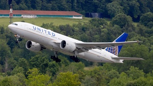 Photo of N37018 - Boeing 777-224(ER) operated by United Airlines