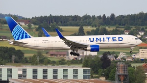 Photo of N642UA - Boeing 767-322(ER) operated by United Airlines