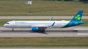 Photo of EI-XLU - Airbus A321-253NY operated by Aer Lingus