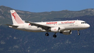 TS-ITA - Airbus A320-214