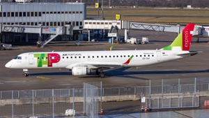 Photo of CS-TAY - Embraer ERJ-195LR operated by TAP Express (opb Portugália Airlines)