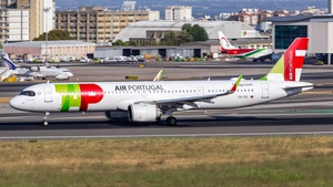Photo of CS-TXL - Airbus A321-251NX operated by TAP Air Portugal