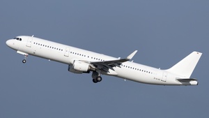 Photo of D-AIAC - Airbus A321-211 operated by Condor
