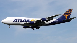 Boeing 747-341(SF)