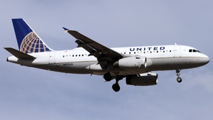 Photo of N812UA - Airbus A319-131 operated by United Airlines