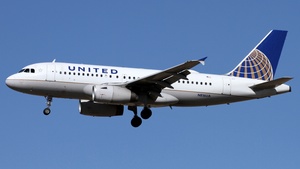Photo of N816UA - Airbus A319-131 operated by United Airlines