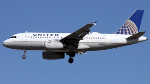 Photo of N818UA - Airbus A319-131 operated by United Airlines